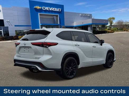 Used 2023 Toyota Highlander XSE image 9