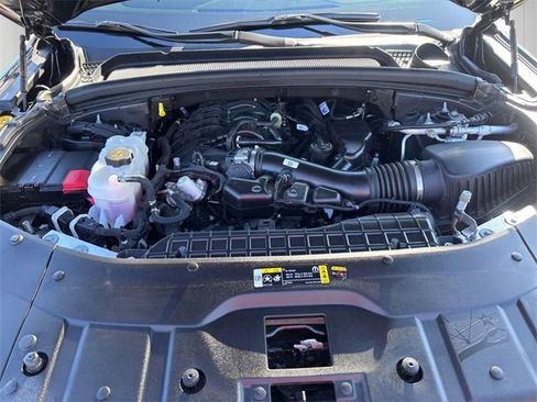 Used 2025 Jeep Grand Cherokee Altitude image 30