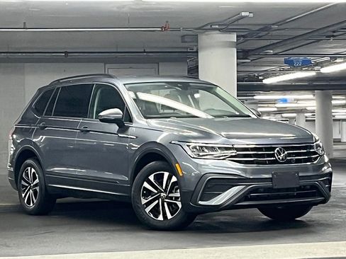 Used 2023 Volkswagen Tiguan S w/ Driver Assistance Package FWD image 2