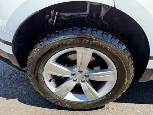 Used 2019 Land Rover Range Rover Velar S image 11