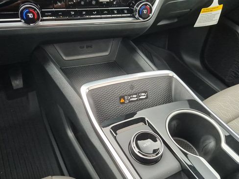 New 2026 Chevrolet Equinox LT w/ Convenience Package II AWD/4WD image 20