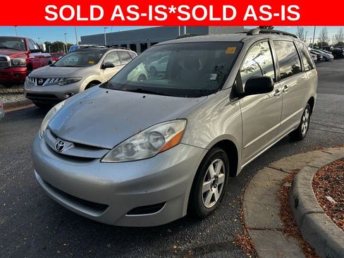Used 2008 Toyota Sienna LE image 2