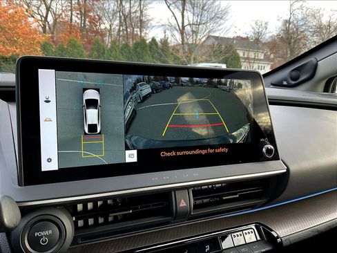 Used 2024 Toyota Prius Limited image 19