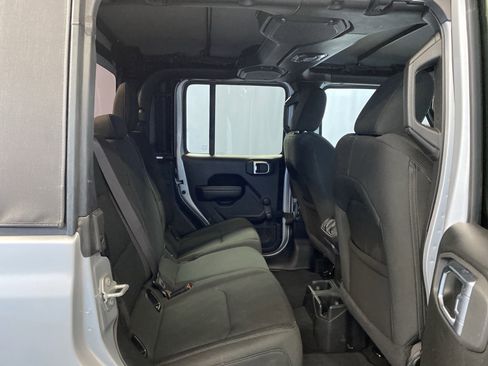 Certified 2022 Jeep Gladiator Sport image 35