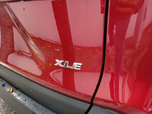 Used 2025 Toyota RAV4 XLE image 5