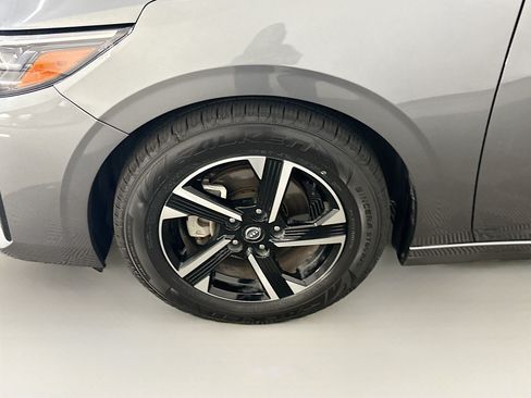Used 2024 Nissan Sentra SV FWD image 11
