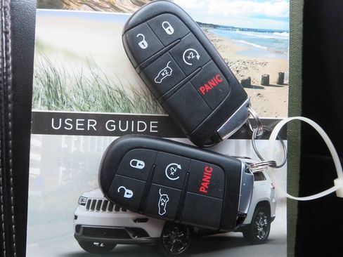 Used 2015 Jeep Grand Cherokee Limited AWD/4WD image 39