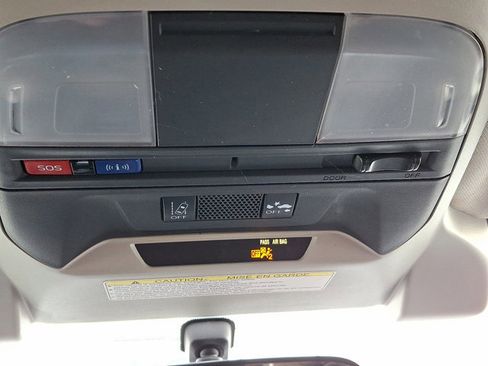 Used 2023 Subaru Crosstrek 2.0i Premium w/ Special Edition image 26