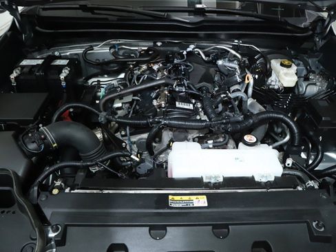 Used 2024 Toyota Tacoma SR image 35