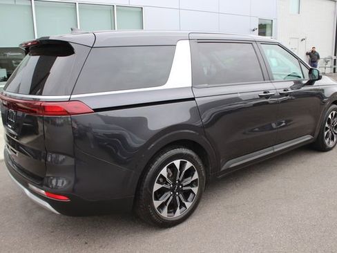 Used 2024 Kia Carnival EX FWD image 32