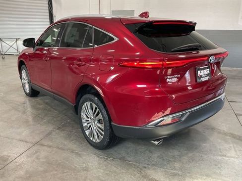 Used 2021 Toyota Venza XLE w/ Softex Package image 4