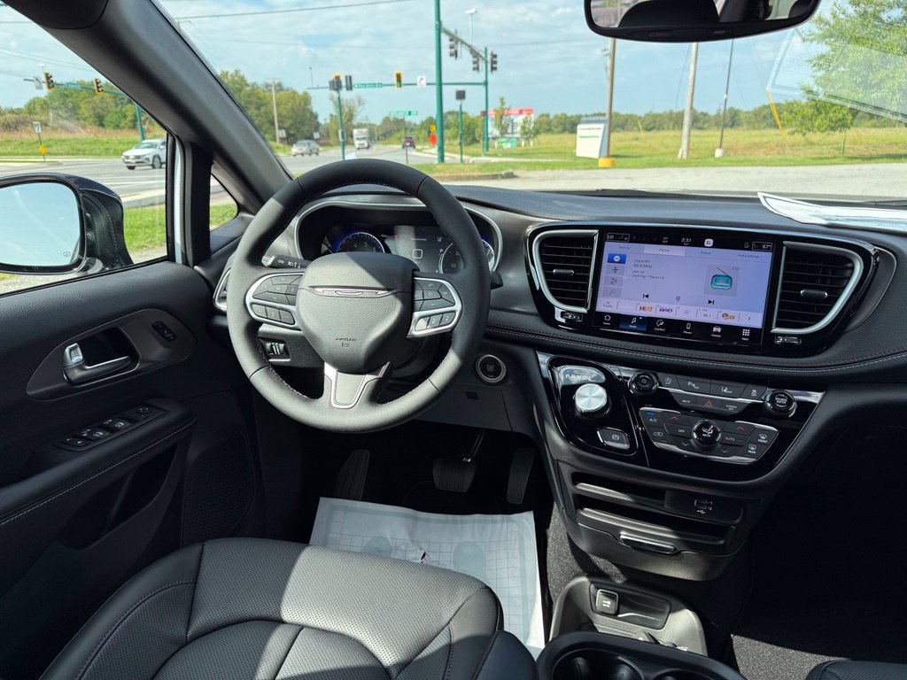 New 2027 Chrysler Pacifica Select FWD image 12