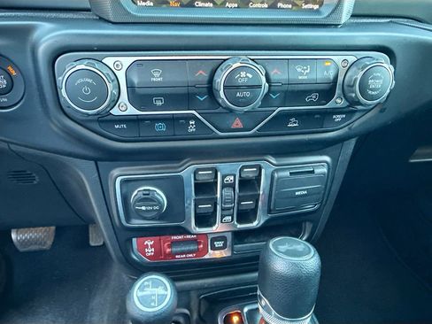 Used 2022 Jeep Wrangler Unlimited Rubicon 4xe image 17