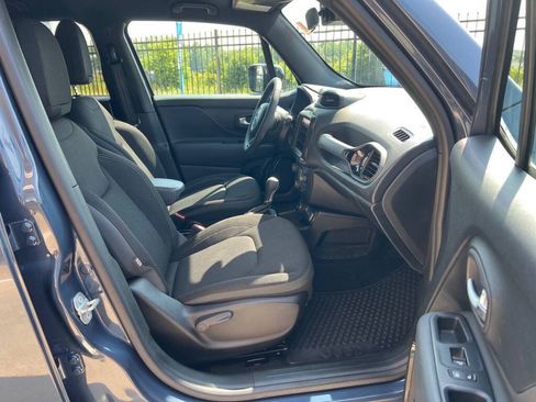 Used 2022 Jeep Renegade Altitude AWD/4WD image 17