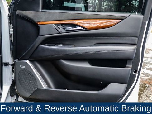Used 2019 Cadillac Escalade Premium Luxury image 43