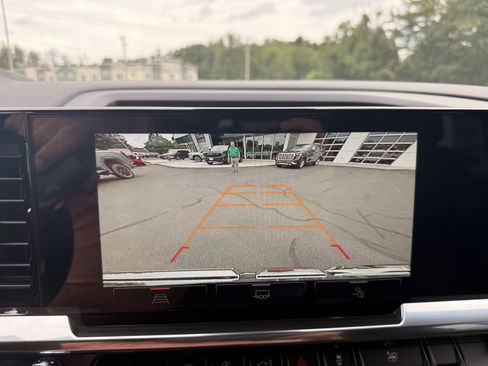 New 2025 GMC Sierra 1500 SLE w/ Preferred Package image 15