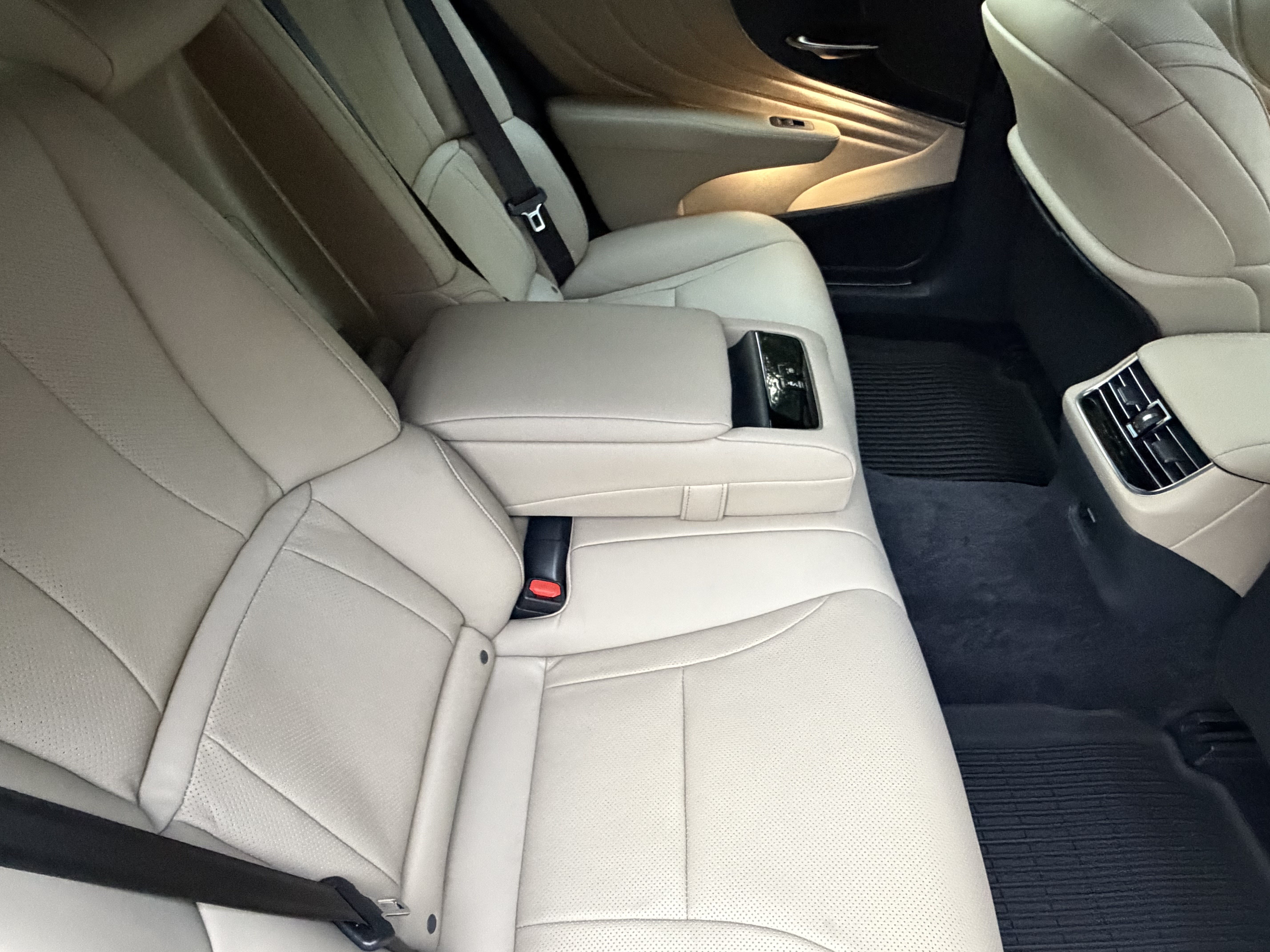 Used 2025 Lexus LS 500 RWD image 39