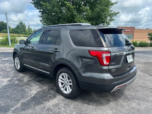 Used 2017 Ford Explorer XLT FWD image 4