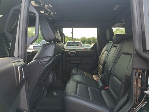 Used 2025 Ford Bronco Badlands w/ Matte Film Protection Package AWD/4WD image 11
