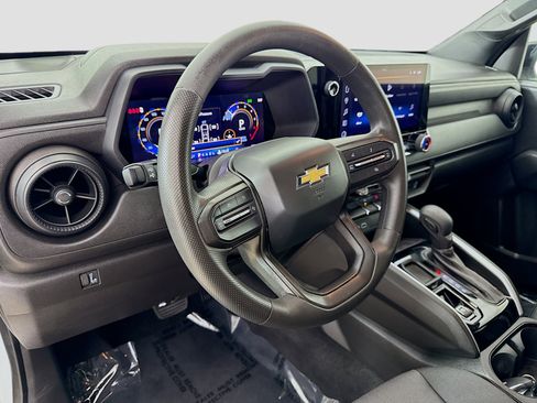 Used 2024 Chevrolet Colorado W/T w/ WT Convenience Package II RWD image 9