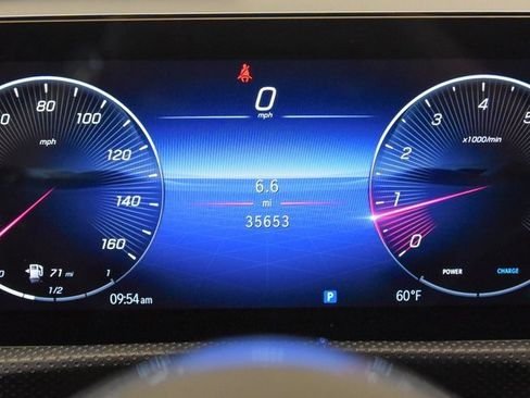 Used 2025 Mercedes-Benz CLA 250 4MATIC image 25