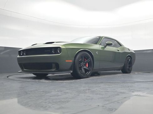 Used 2022 Dodge Challenger SRT Hellcat w/ Plus Package image 17