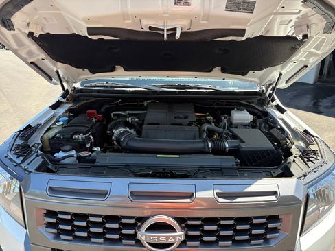Used 2025 Nissan Frontier SV RWD image 25