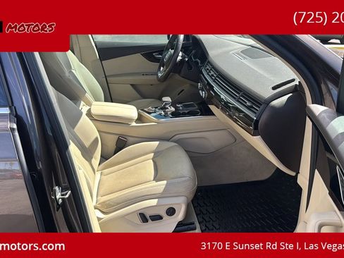 Used 2017 Audi Q7 3.0T Prestige w/ Prestige Package image 11