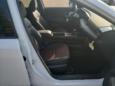 New 2026 Nissan Kicks SR w/ Cold Weather Package image 17