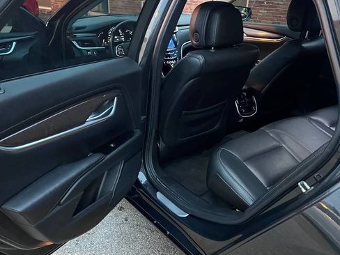 Used 2013 Cadillac XTS Luxury image 17