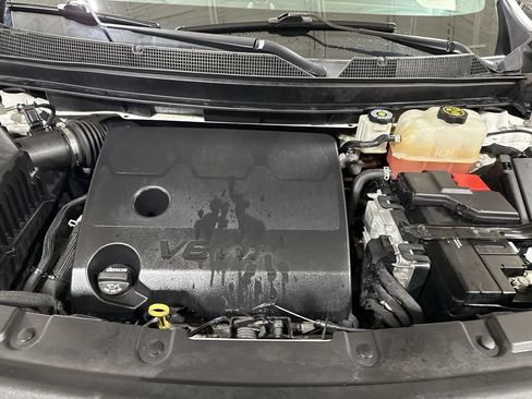 Used 2021 Chevrolet Traverse LS w/ LPO, Blackout Package FWD image 25