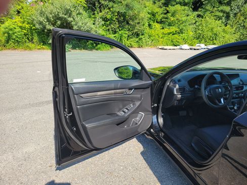 Used 2019 Honda Accord LX image 15