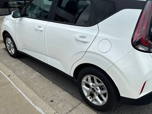 Used 2023 Kia Soul LX w/ Option Group 015 FWD image 7