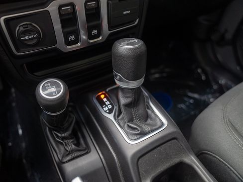 Used 2019 Jeep Wrangler Sport AWD/4WD image 14