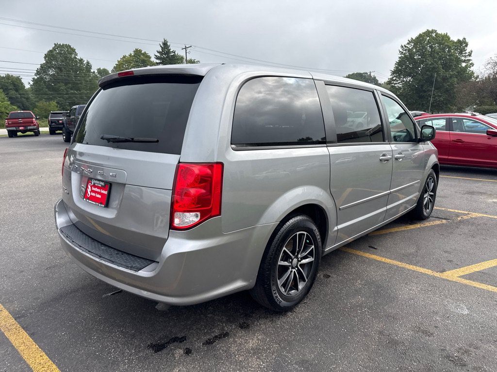 Used 2014 Dodge Grand Caravan SE w/ Quick Order Package 29E SE FWD image 6