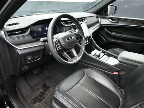 Used 2024 Jeep Grand Cherokee L Overland AWD/4WD image 15