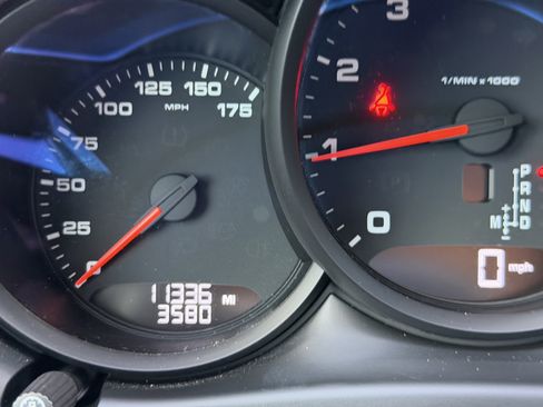 Certified 2021 Porsche Macan image 39