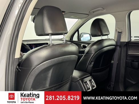 Used 2024 Kia Sorento S AWD/4WD image 16