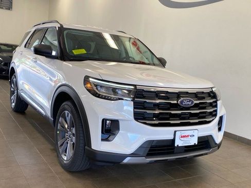 New 2025 Ford Explorer Active w/ Active Comfort Package image 2