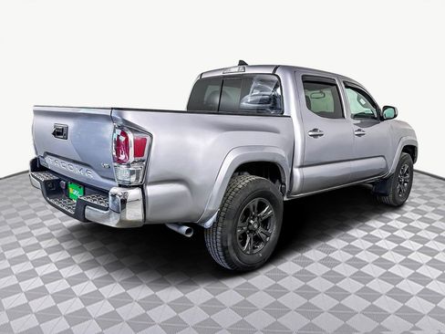 Used 2017 Toyota Tacoma TRD Sport image 10