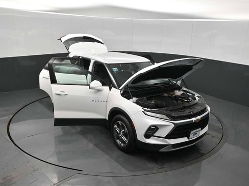 Used 2023 Chevrolet Blazer LT AWD/4WD image 33