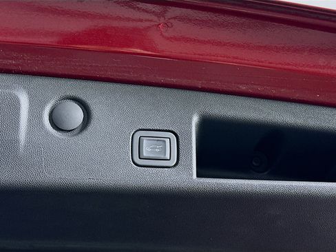 Used 2024 Chevrolet Equinox LT image 28