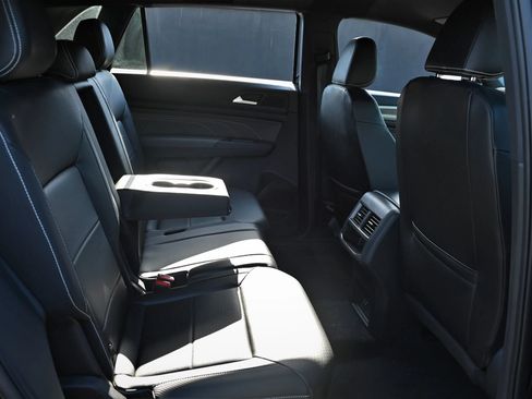 Used 2021 Volkswagen Atlas Cross Sport SE FWD image 16