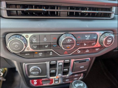 Used 2024 Jeep Wrangler Unlimited Rubicon 392 AWD/4WD image 16