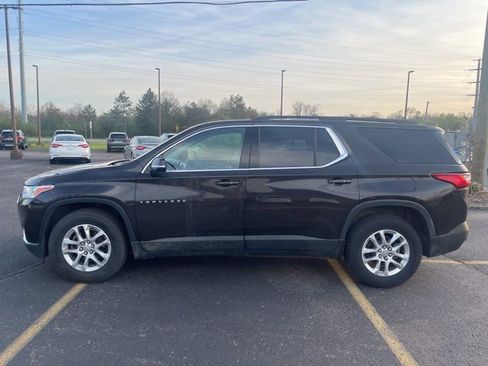 Used 2019 Chevrolet Traverse LT FWD image 2