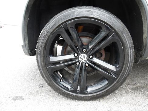 Used 2016 Volkswagen Tiguan R-Line image 22