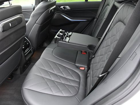 Used 2026 BMW X5 xDrive40i w/ Climate Comfort Package image 10