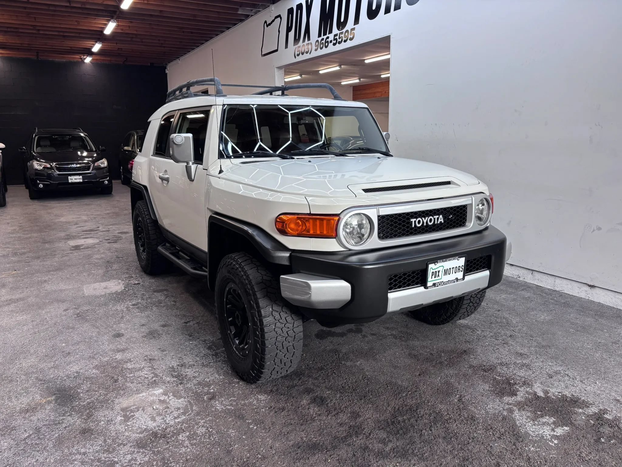 Used 2012 Toyota FJ Cruiser 4WD w/ Convenience Pkg image 2