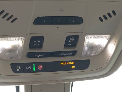 Used 2018 Buick Regal Essence w/ Driver Confidence Package #1 image 21