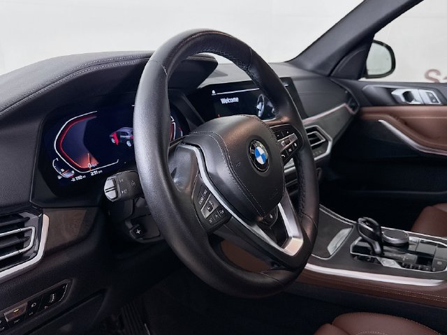 Used 2022 BMW X5 xDrive40i w/ Premium Package AWD/4WD image 11